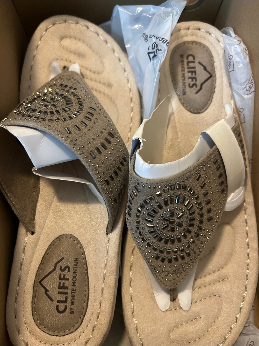 Cliffs by WHITE MOUNTAIN Cienna “Stone” Fabric Thong Sandals